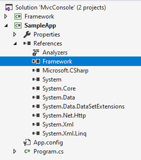 Solution với hai project: thư viện Framework và console app SampleApp (startup project). SampleApp tham chiếu sang thư viện Framework. 